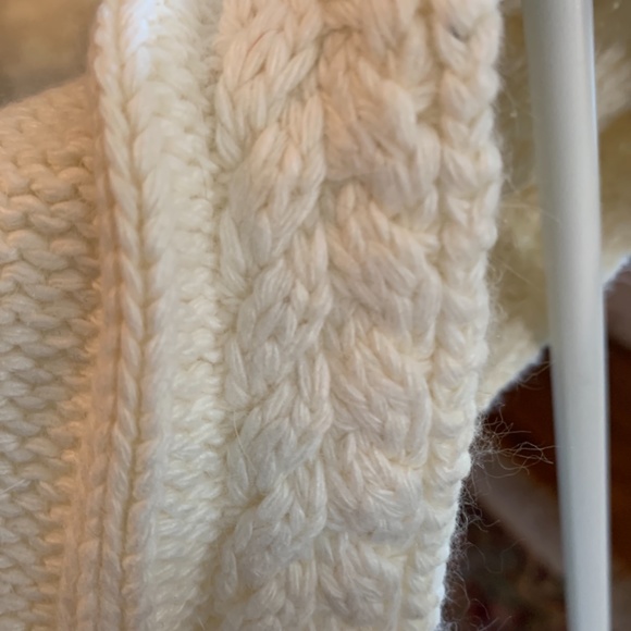 Talbots cotton angora blend scarf with pockets. Never used - Picture 5 of 6